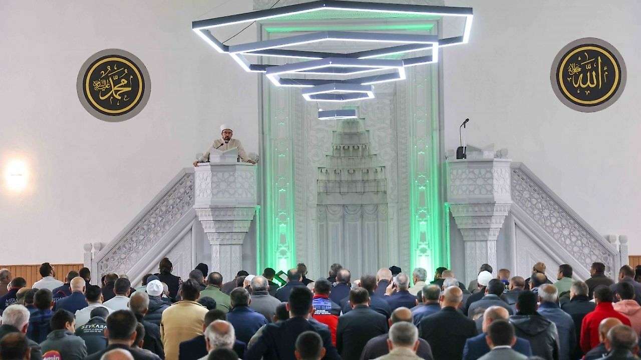 Konya'da Gazze Camii ibadete açıldı
