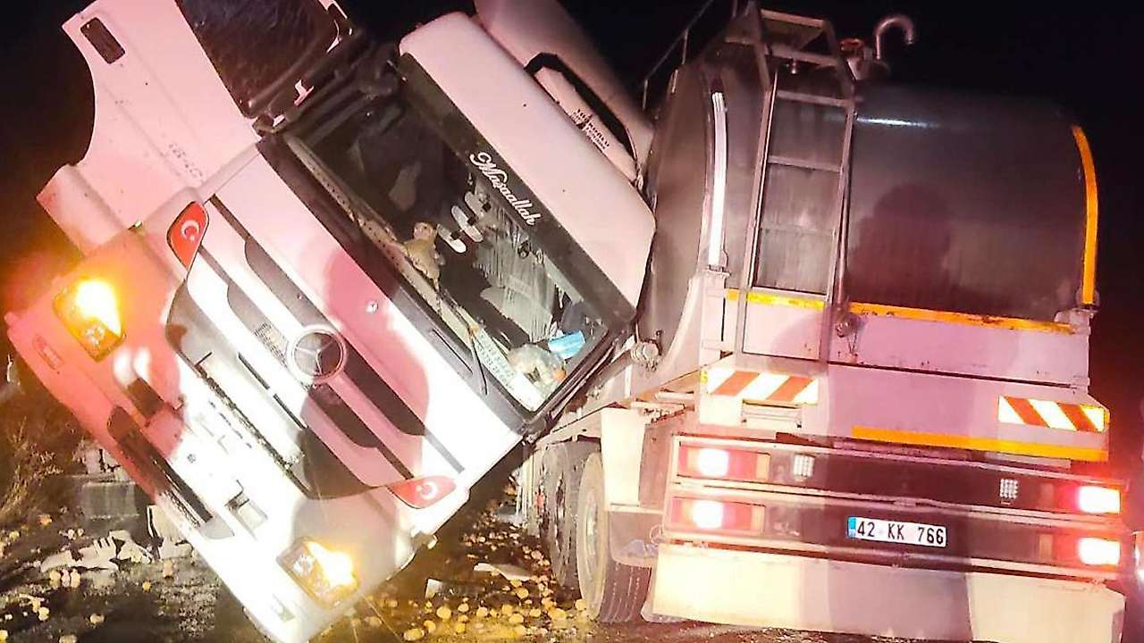 Konya'da gece yarısı feci çarpışma: 1 ölü, 1 yaralı
