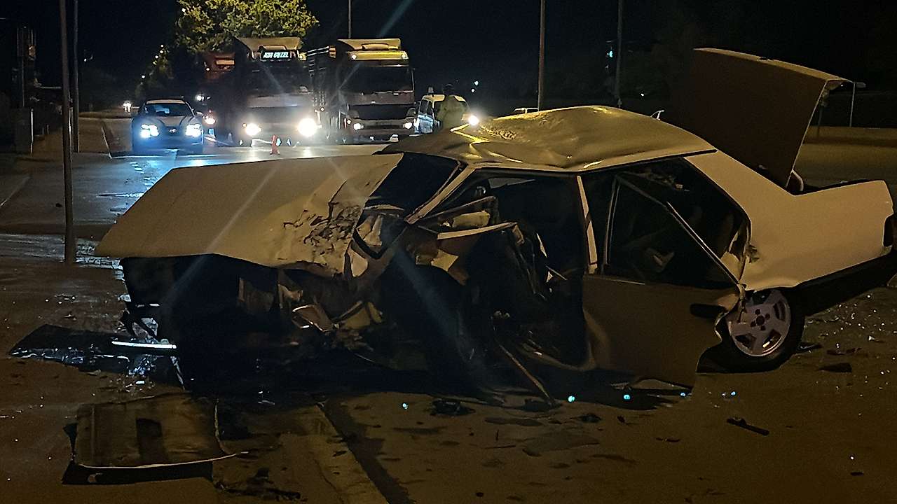 Konya'da kırmızı ışık ihlali kazaya neden oldu: 5 yaralı