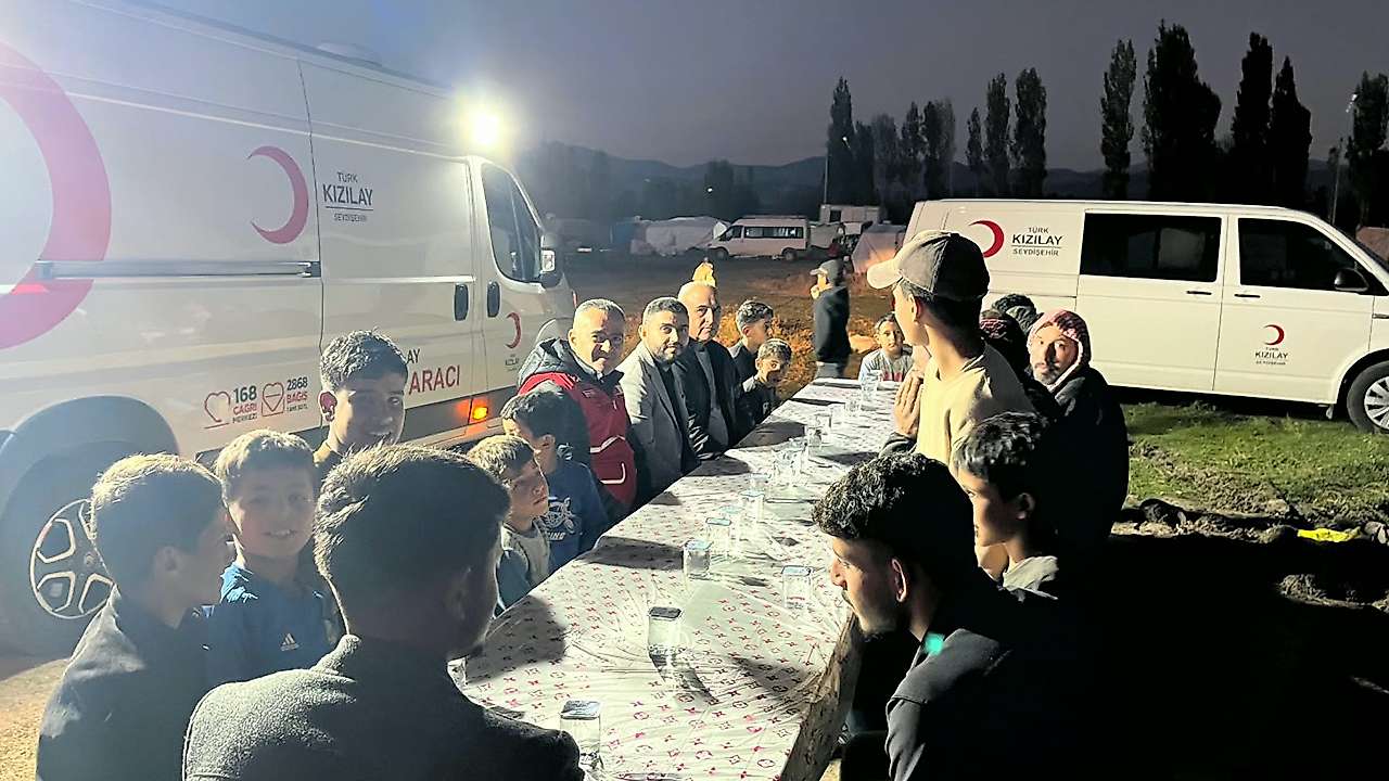 Konya'da Kızılay Seydişehir'de sevindirdi