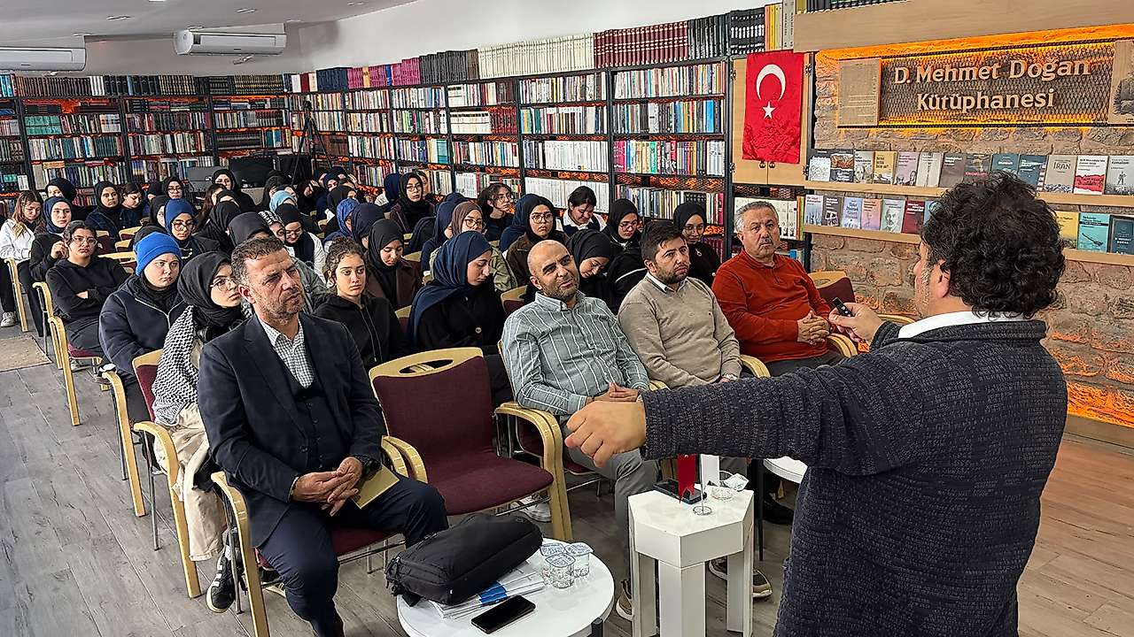 Konya'da minik yazarlar usta kalemlerle buluşuyor
