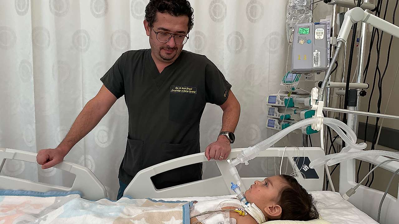Konya'da mucize kurtuluş! Ceviz yutan bebek ölümden döndü