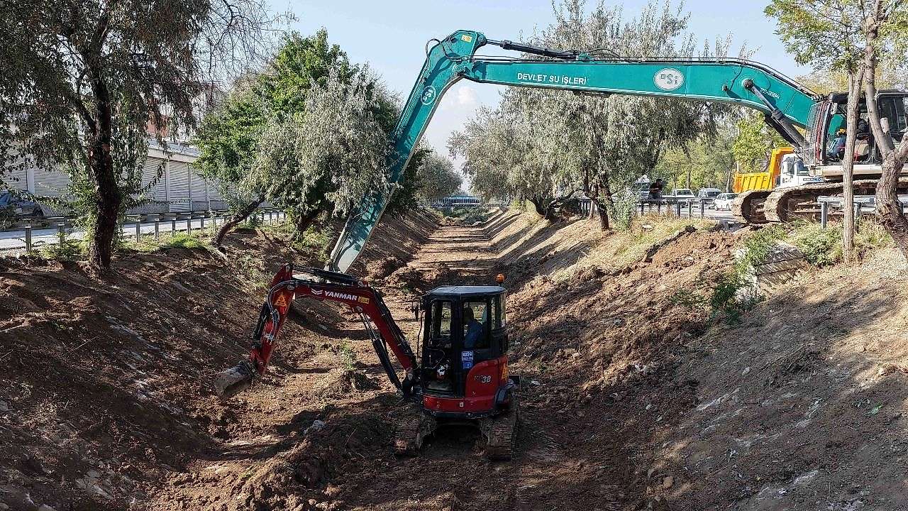 Konya'da taşkınlara karşı kollar sıvandı!