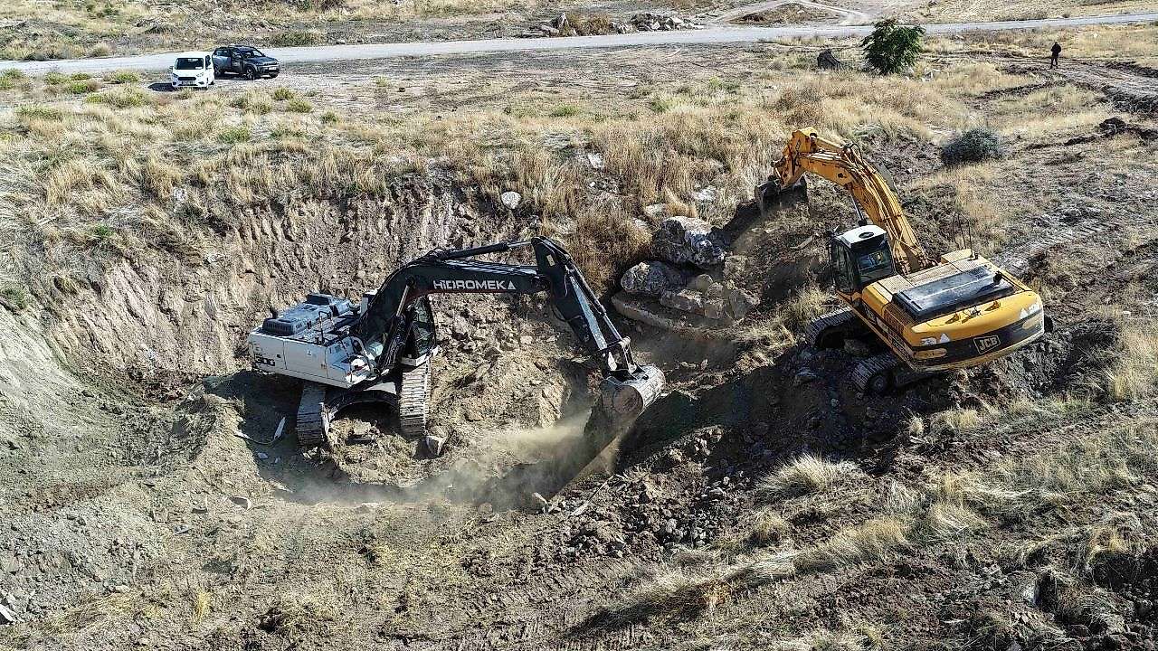 Konya'da taşkınlara karşı kollar sıvandı!