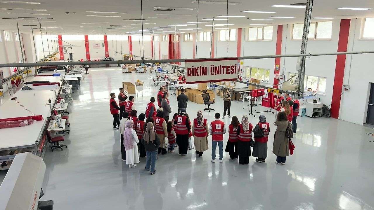 Konya'dan Kızılay gönüllüleri Ankara'ya çıkarma yaptı!