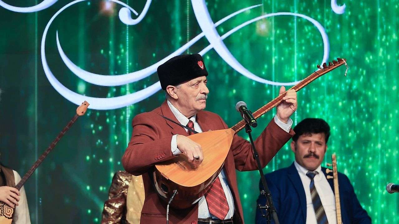 Konya'da aşıkların sözleri, sazla yankılanıyor