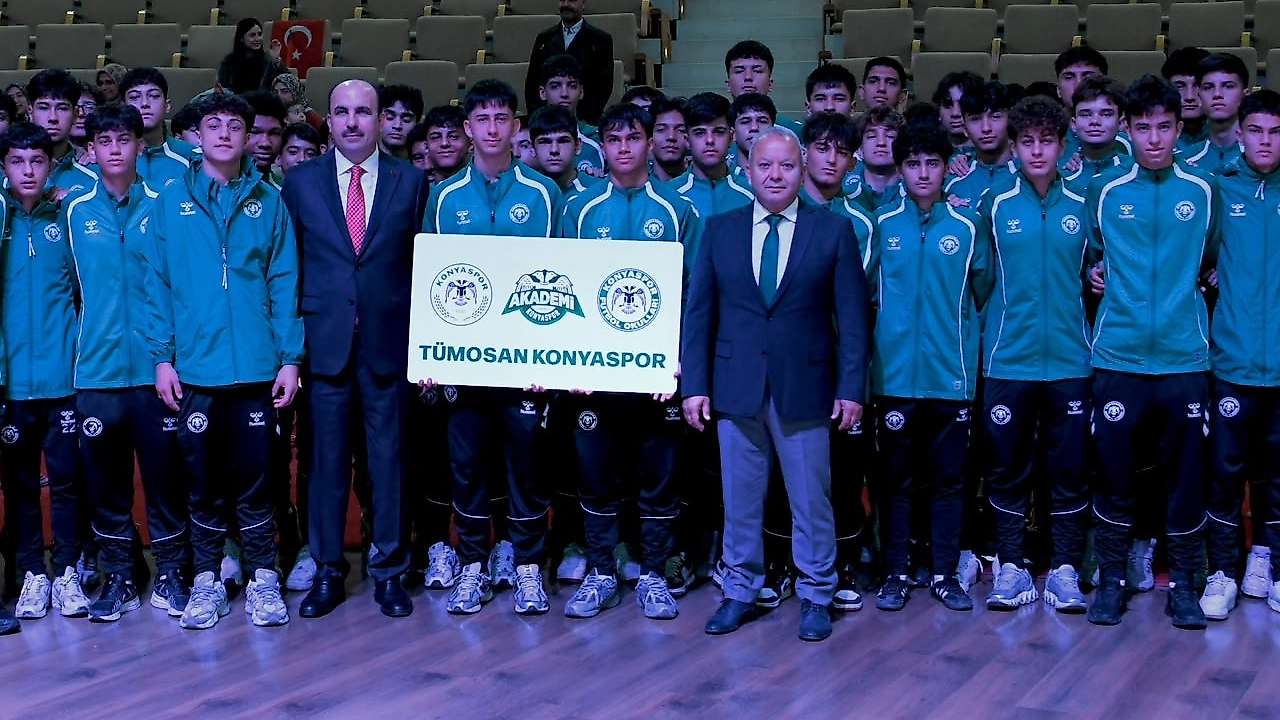 Konyaspor Akademi, kutlamalara katıldı