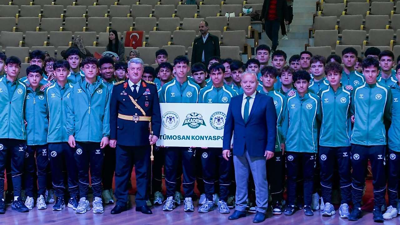 Konyaspor Akademi, kutlamalara katıldı
