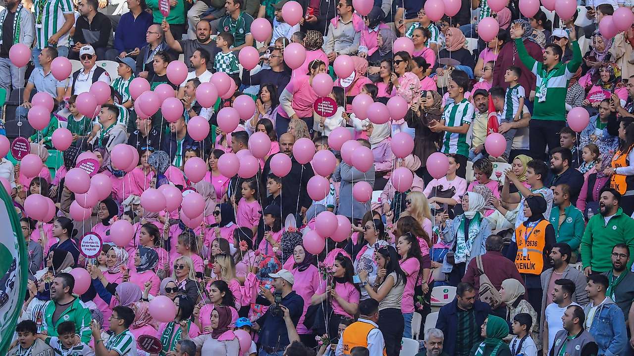 Konyaspor stadyumunda en anlamlı santra!