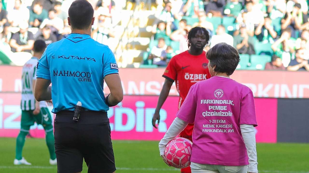 Konyaspor stadyumunda en anlamlı santra!
