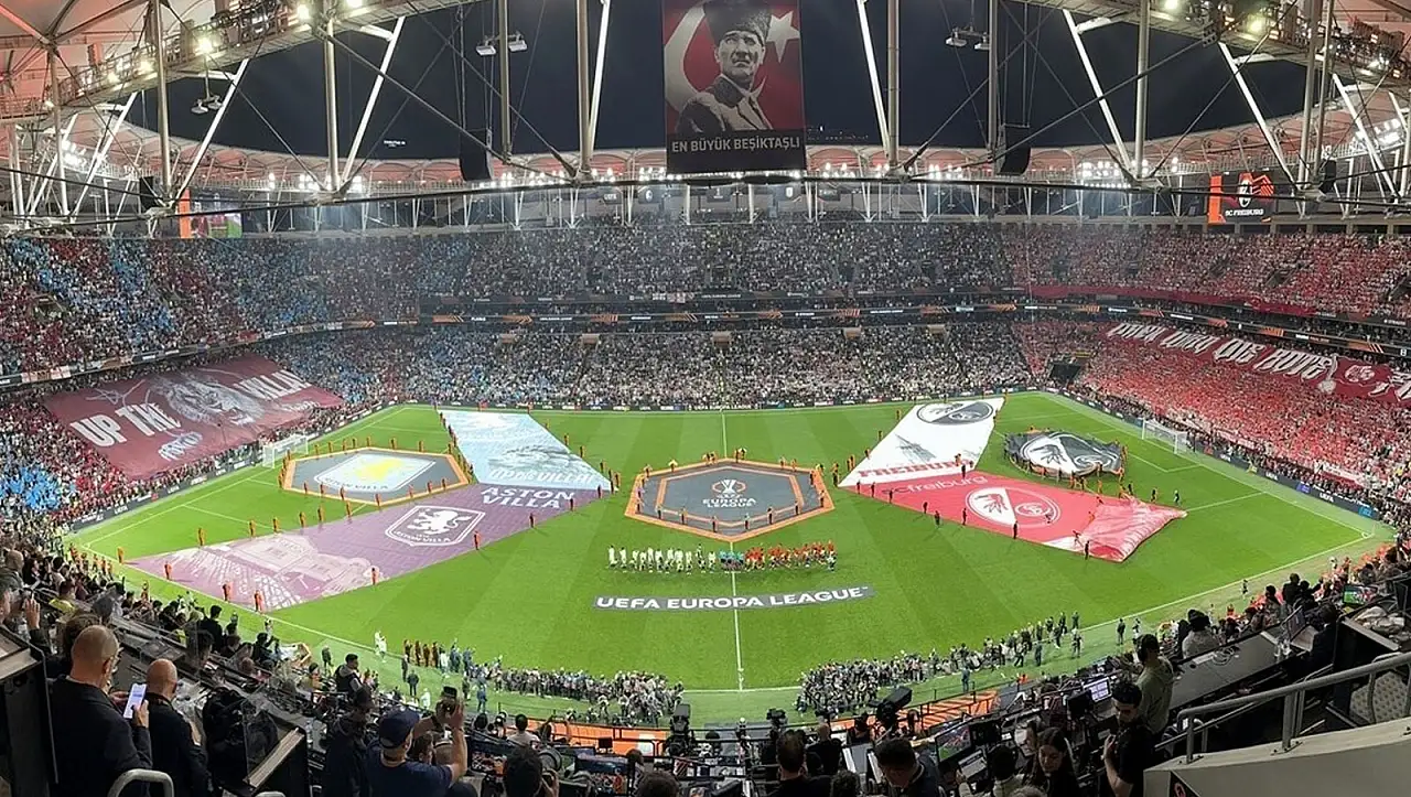 İstanbul'da şampiyon Aston Villa! 43 yıl sonra gelen kupa