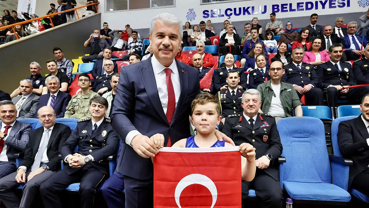 Konya'da 19 Mayıs coşkusu salona sığmadı