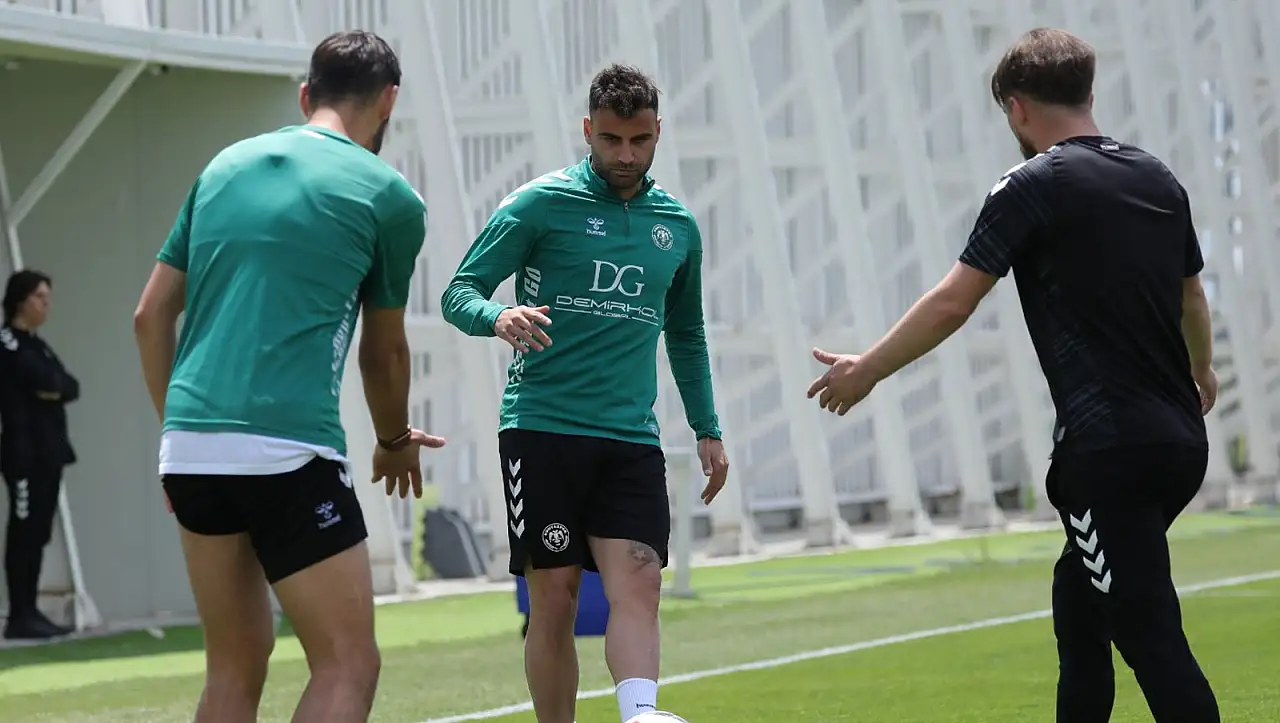 Konyaspor kupa için yola çıkıyor