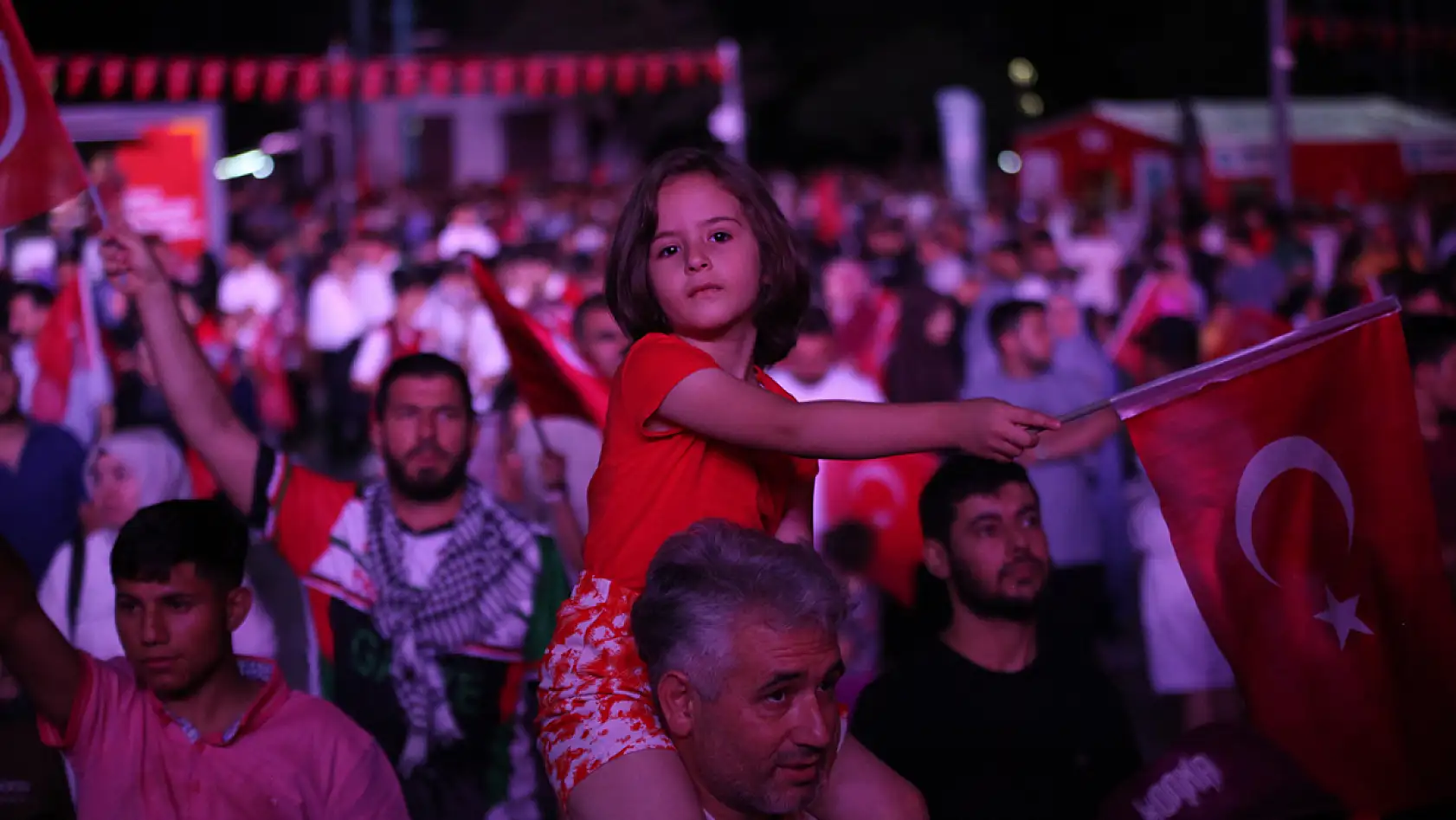 Konya 15 Temmuz'da tek yürek: Kılıçarslan Meydanı doldu taştı