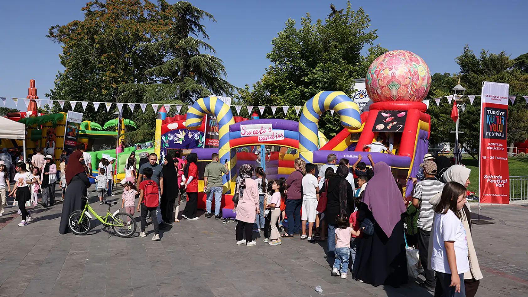 Konya'da festival coşkusu: Mukaddes Emanetler ziyarete açıldı