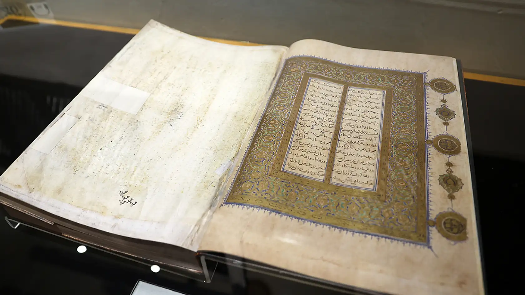 Mevlana'nın eski el yazmaları güvende: Konya'da işte böyle korunuyor