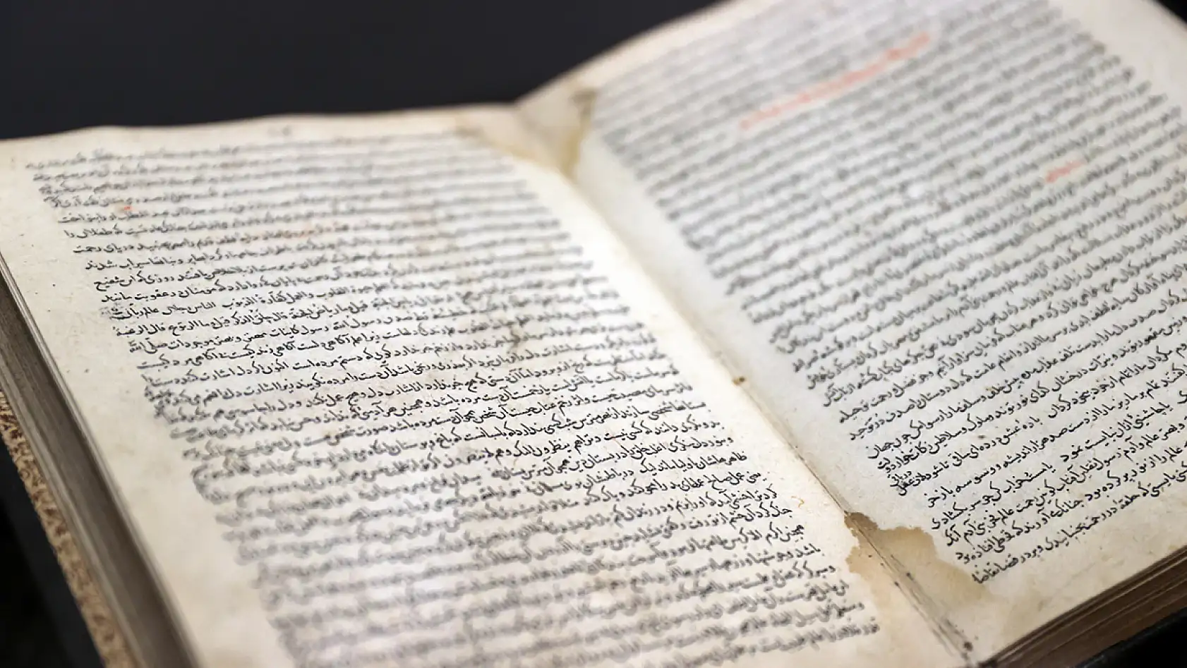 Mevlana'nın eski el yazmaları güvende: Konya'da işte böyle korunuyor