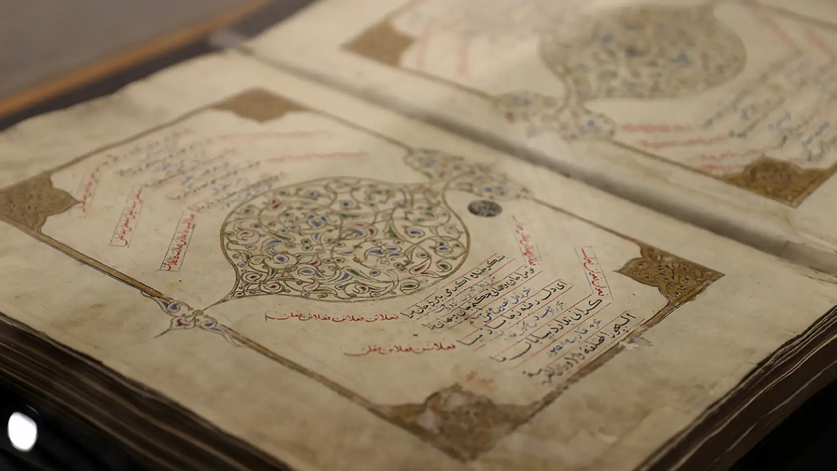 Mevlana'nın eski el yazmaları güvende: Konya'da işte böyle korunuyor