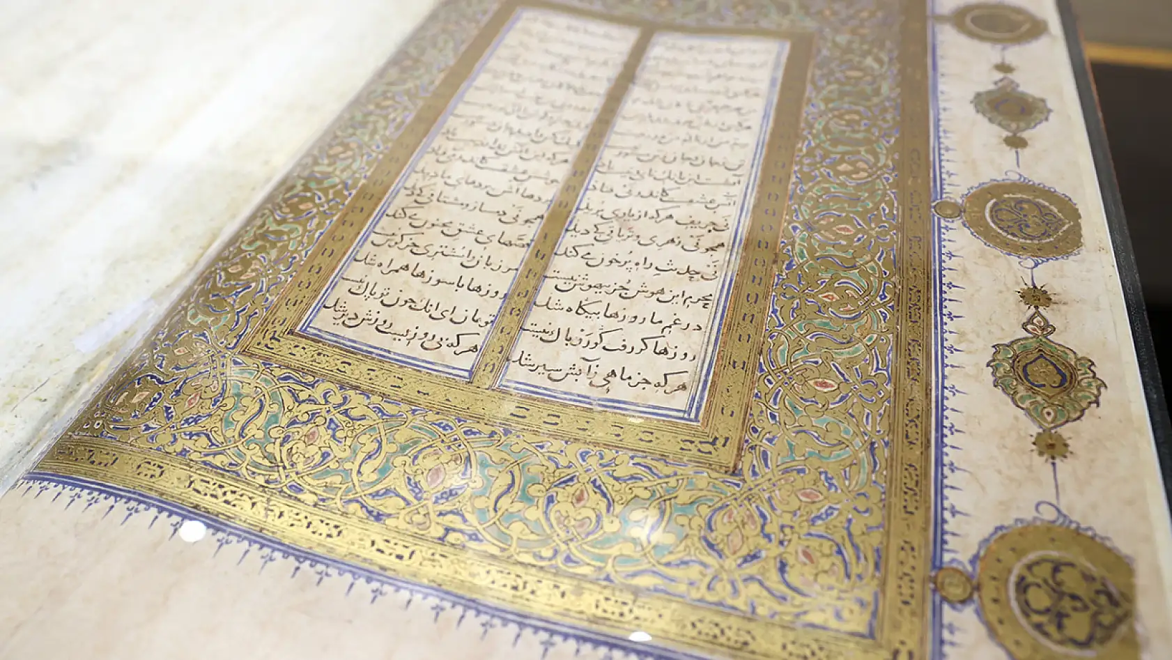 Mevlana'nın eski el yazmaları güvende: Konya'da işte böyle korunuyor