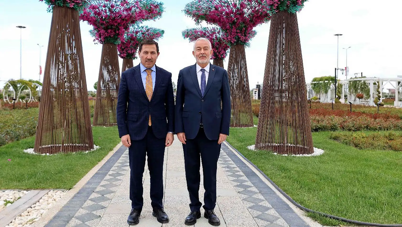 Karatay'ın yatırımları şehirlere örnek oluyor