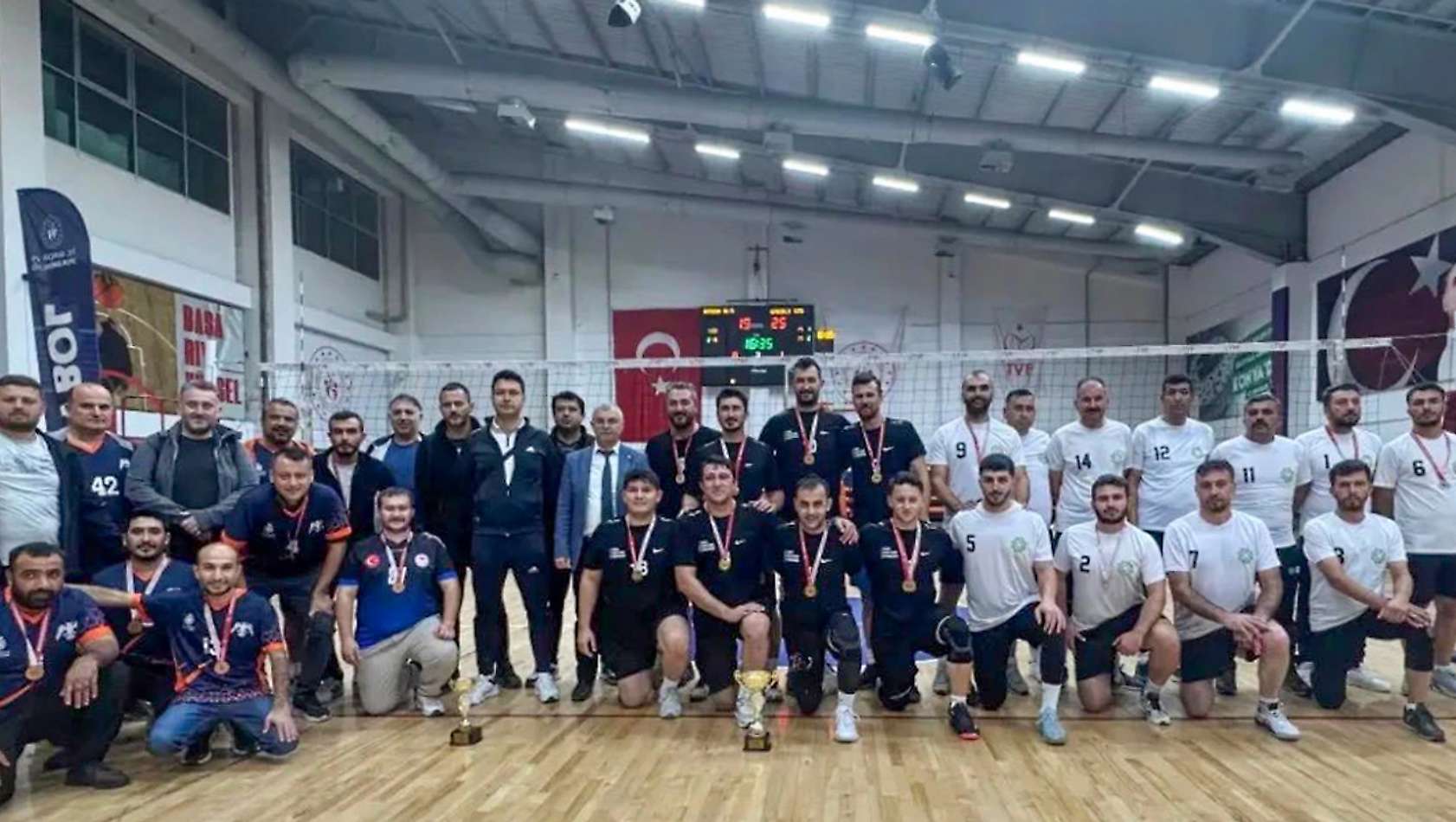 Meram Belediyesi voleybolda Konya ikincisi oldu