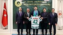 Konyaspor'dan Bakan Kurum'a ziyaret