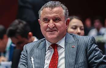Bakan Bak'tan Konya'daki maça davet