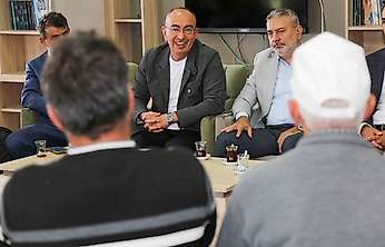 Başkan Kavuş hizmet için vatandaşın kapısını çaldı