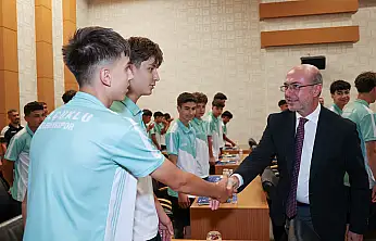 Başkan Pekyatırmacı, şampiyonları ağırladı