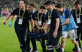Fenerbahçe-Konyaspor maçında şok sakatlık!
