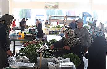 Konya'da aracısız yerli pazar: Üretici de tüketici de memnun