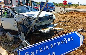 Konya'da can pazarı! Otomobiller kavşakta çarpıştı, çok sayıda yaralı var