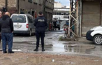 Konya'da doğalgaz paniği! Zemin çöktü, borular patladı