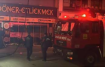 Konya'da etliekmekci bacasında çıkan yangın panikletti