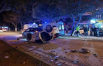 Konya'da feci çarpışma! Otomobil takla attı