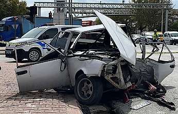 Konya'da feci kaza: 3'ü ağır 4 yaralı