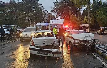 Konya'da feci kaza: Biri bebek 6 kişi yaralandı