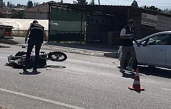Konya'da feci kaza! Otomobilin çarptığı motosikletin sürücüsü ağır yaralandı