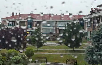 Konya'da gök gürültülü sağanak etkili oluyor