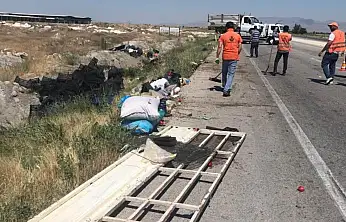 Konya'da iki kamyonet birbirine girdi