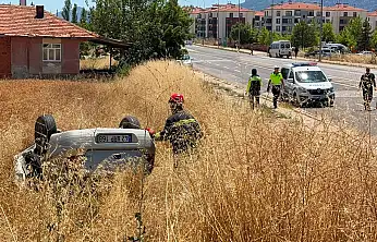 Konya'da iki otomobil kafa kafaya çarpıştı