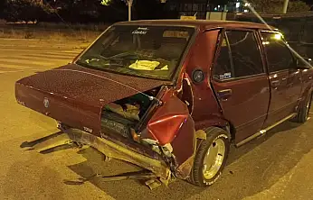Konya'da iki otomobil kafa kafaya çarpıştı