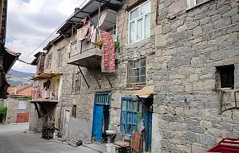 Konya'da ikinci kattan düşen çocuk ağır yaralandı