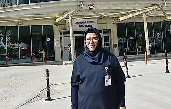 Konya'da kanserle savaşan hemşire çok sevdiği hastalarından kopamadı