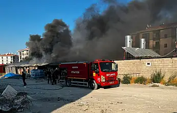 Konya'da konteynerler alev aldı