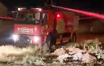 Konya'da korkutan yangın! Alevler evlere sıçramadan söndürüldü