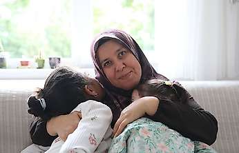 Konya'da koruyucu anneden sevgi dolu aile tablosu