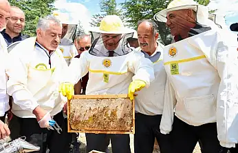Konya'da meşhur bal hasadı Vali Akın'dan