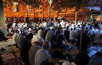Konya'da Mevlid Kandilinde camiler doldu taştı