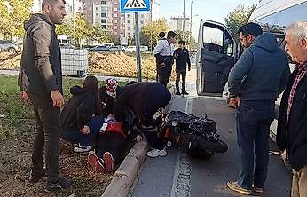 Konya'da minibüsle çarpışan motosikletin sürücüsü yaralandı